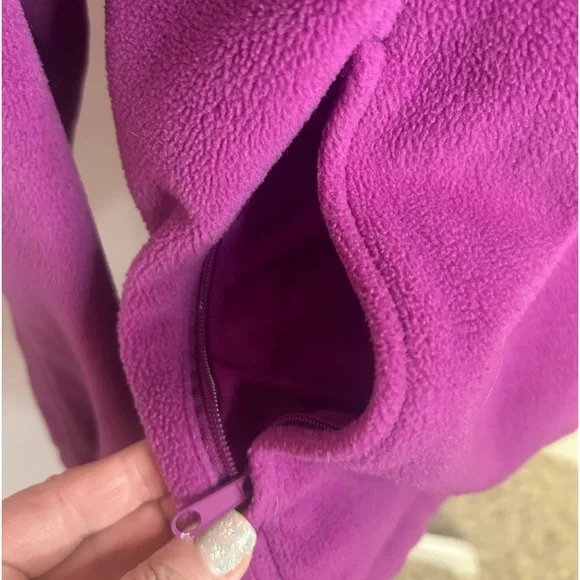 Columbia fushia color size large women’s zip up fleece jacket. Great condition. - Picture 5 of 9